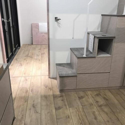 乙陽新店湖畔小鎮 何小姐