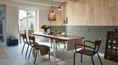 享受赤腳踩踏的超舒適腳感就選這款木地板！不變形好清潔，在四季體驗隨地而坐的愜意～